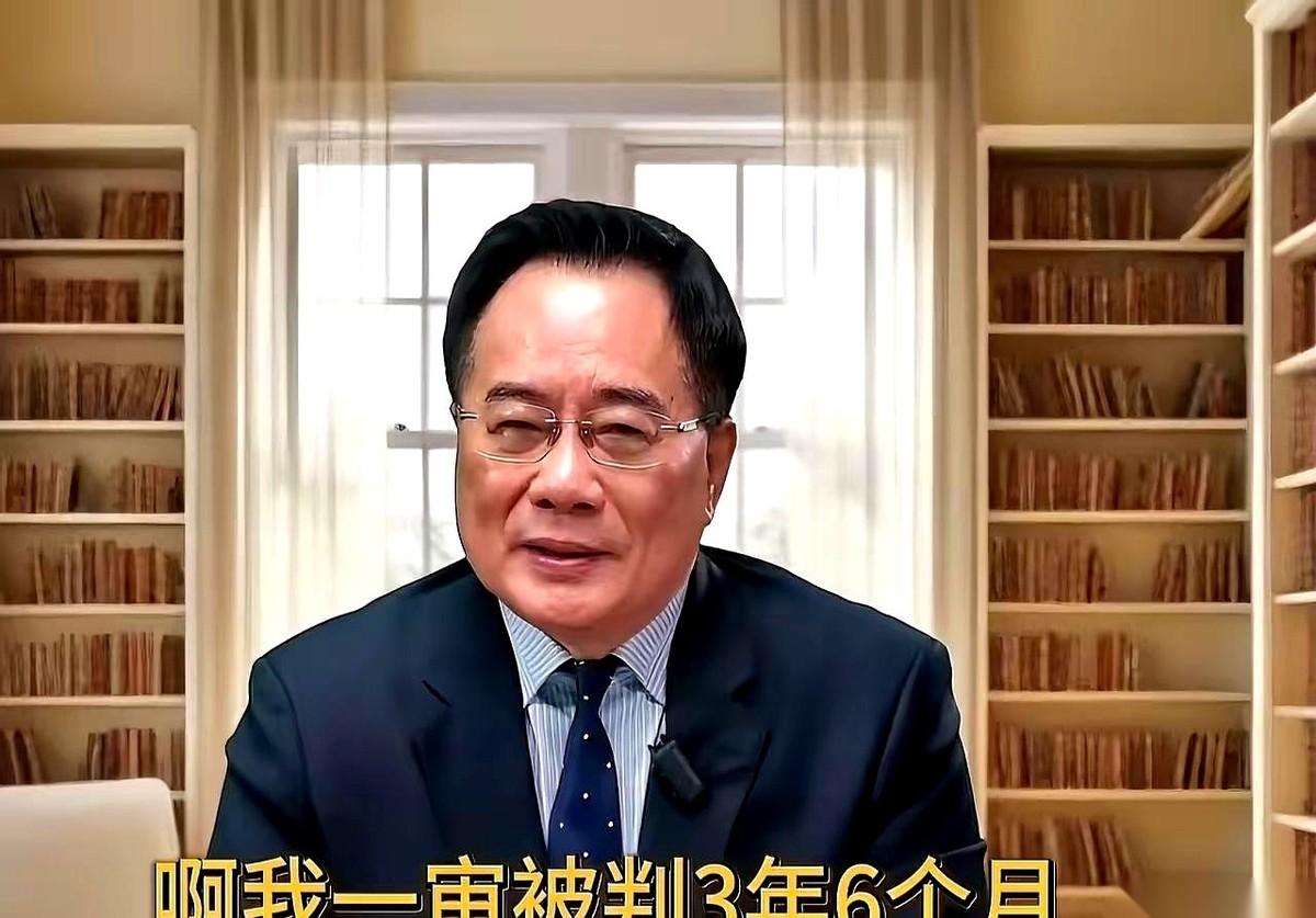 检方把刀架他脖子上，说：把你大哥供出来，给你条活路。他把刀推开，笑了。说，“