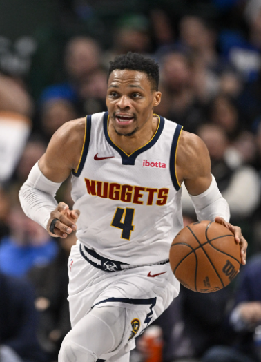 阿杜！13年前的那座总冠军，是时候该还给威少了！下个月NBA季前赛即将打响，