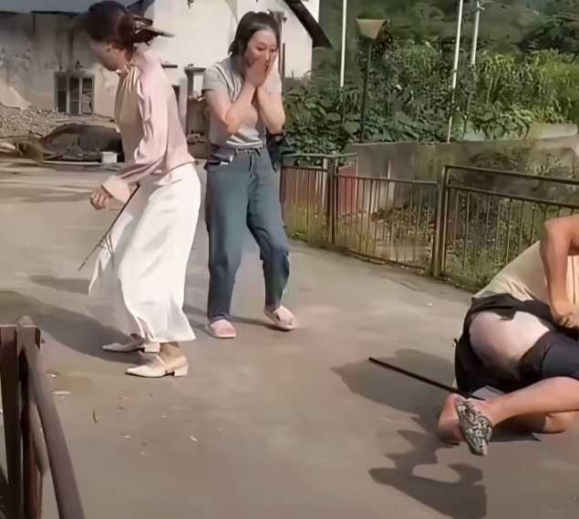 农村的段子手越来越出格了！