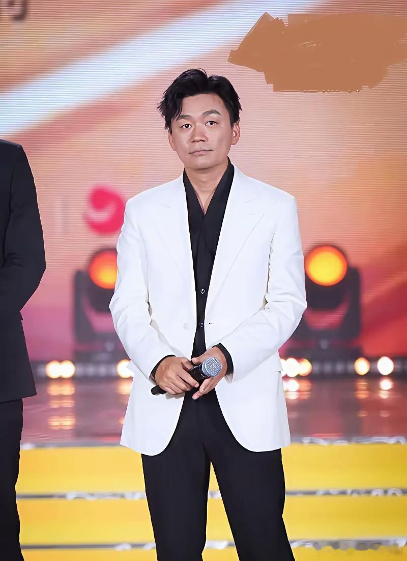 闫妮第七次陪跑我忍了于和伟没得奖我也忍了！​​我实在是忍不了王宝强为啥这么多年啥