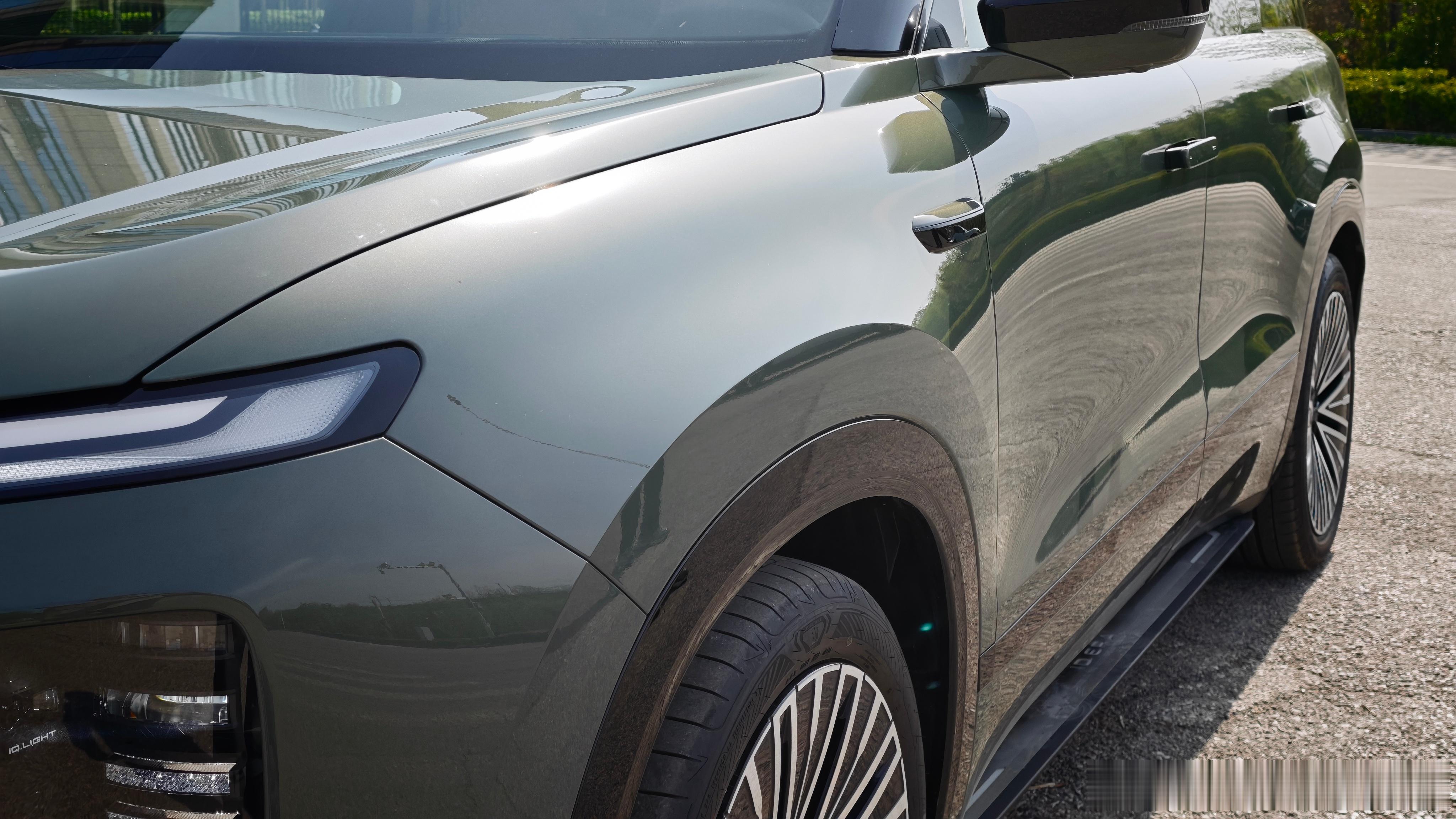 好久没室外拍摄了，上汽大众IDERA9X这曲面在阳光下真好看。