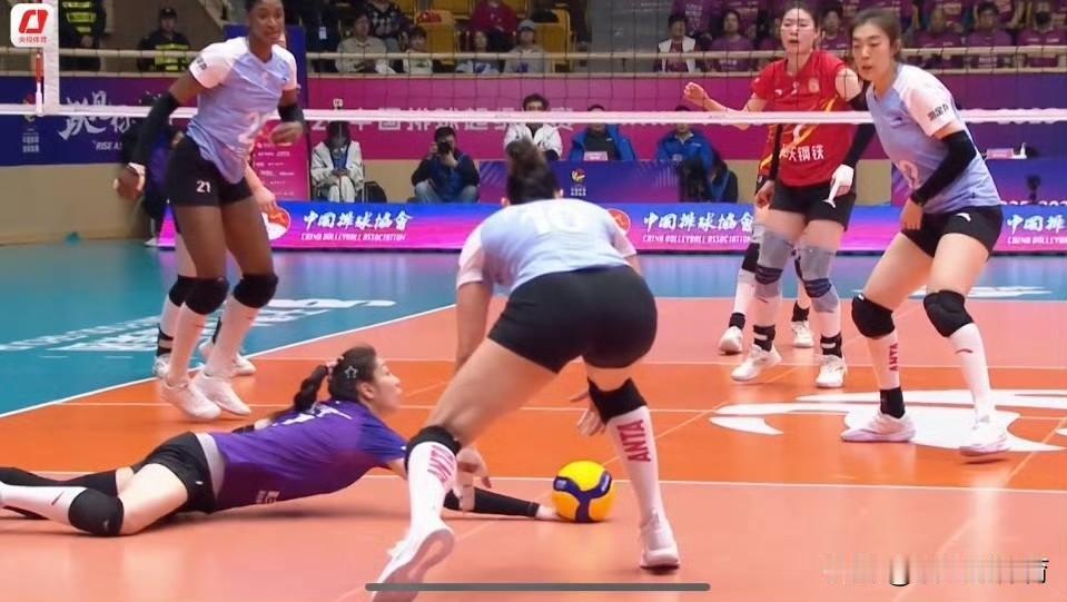 天津女排比“全华班”江苏队更需要冠军！已经“背靠背”斩获排超和全运会双料冠军的江