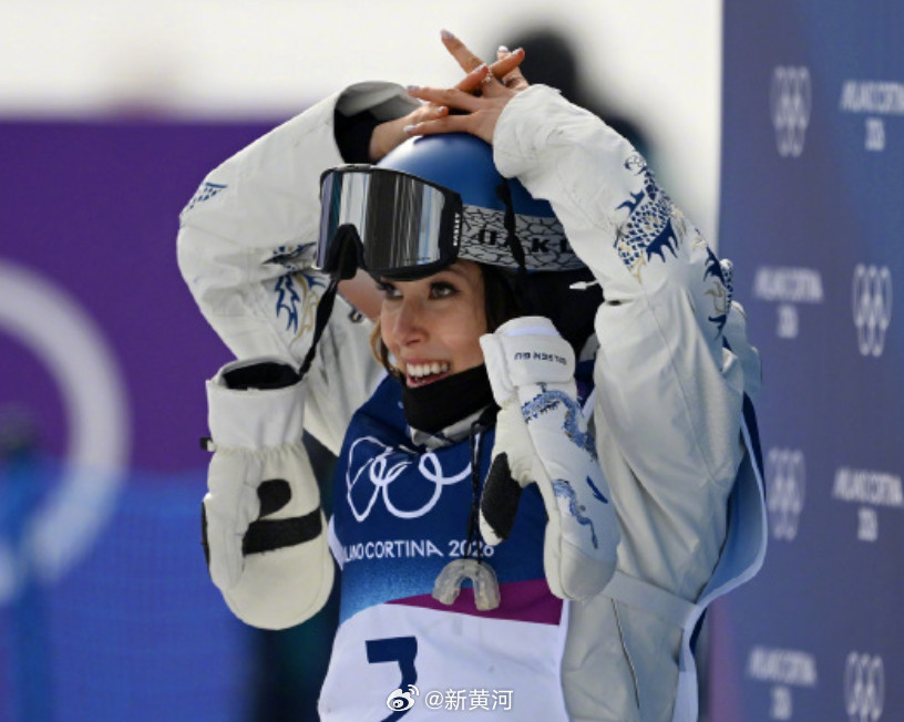 【祝贺！#谷爱凌冬奥银牌#】北京时间2月9日，在米兰-科尔蒂纳冬奥会自由式滑雪女