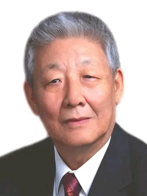 1950年的元宵节，准备回家的孙家栋，发现食堂竟然有红烧肉，一时馋嘴的他