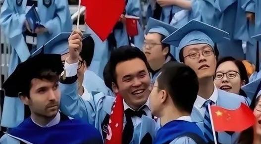 美国民调称77%民众反感中国，中国民众对美好感度呢？结果让白宫沉默。皮尤报告显示