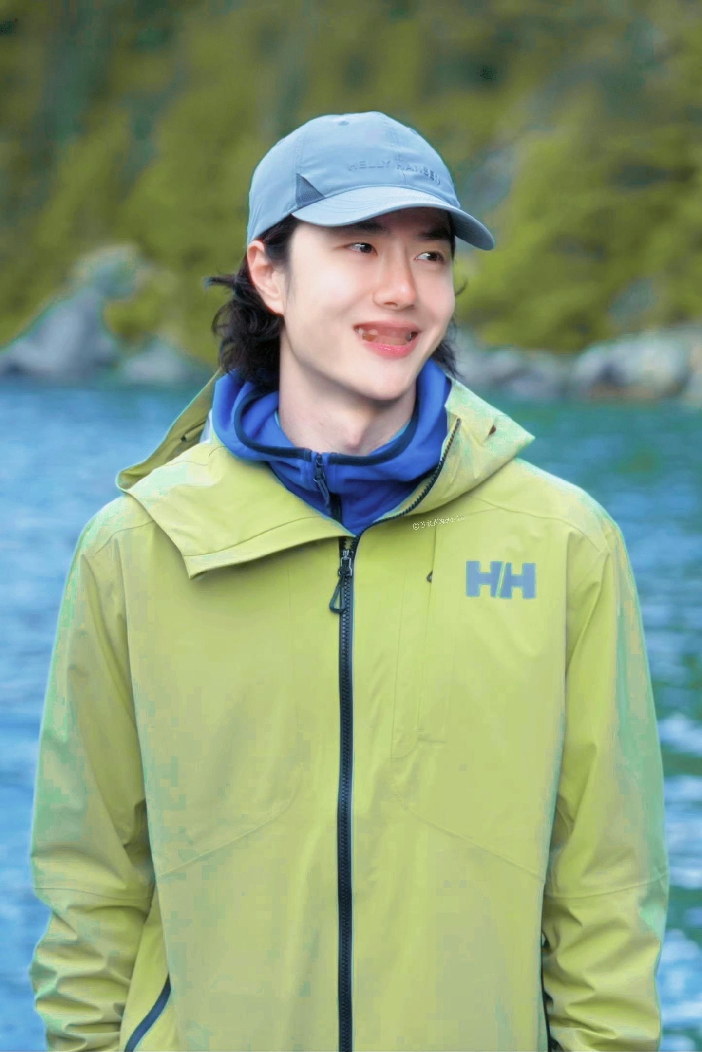 出海钓鱼🎣的王一博，真是漂亮的没话说王一博二哈化