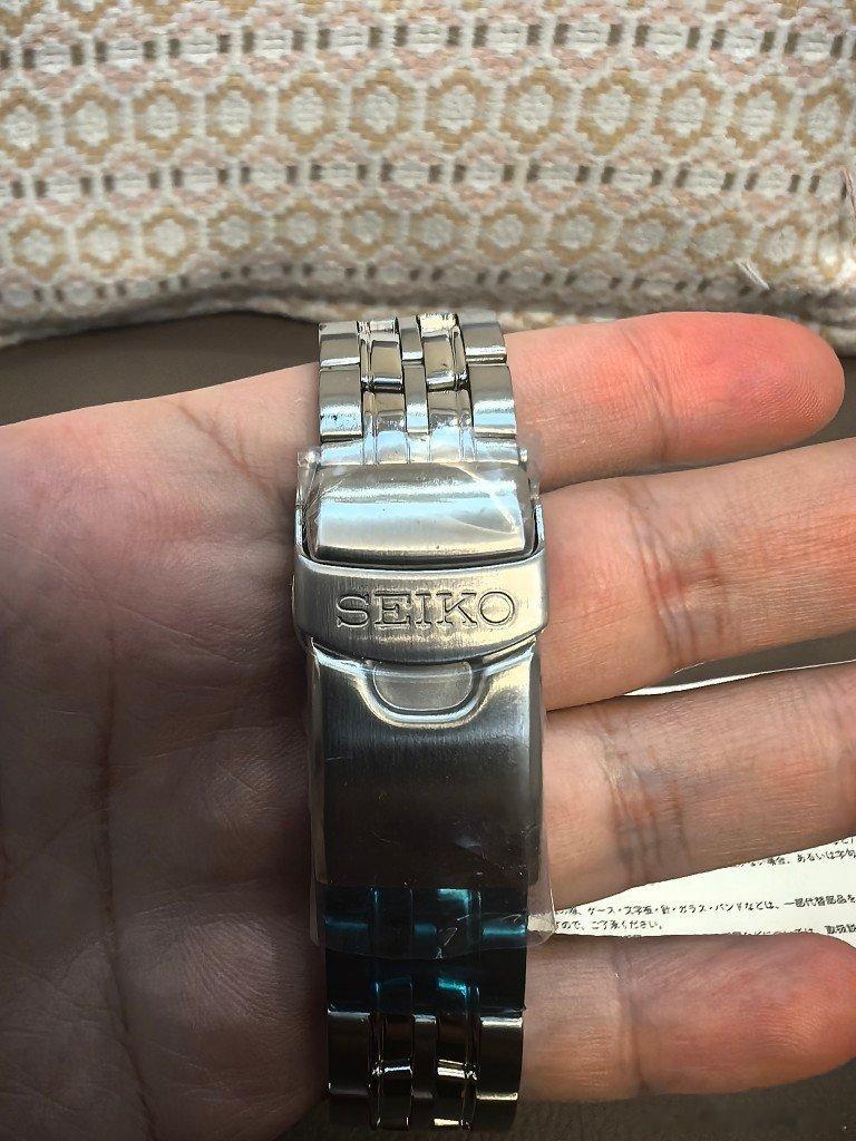 开心，买到一支2002年库存到今天的丰田精工联名计时腕表，手表真的虽然价格有高低，但是乐趣阈值不和价