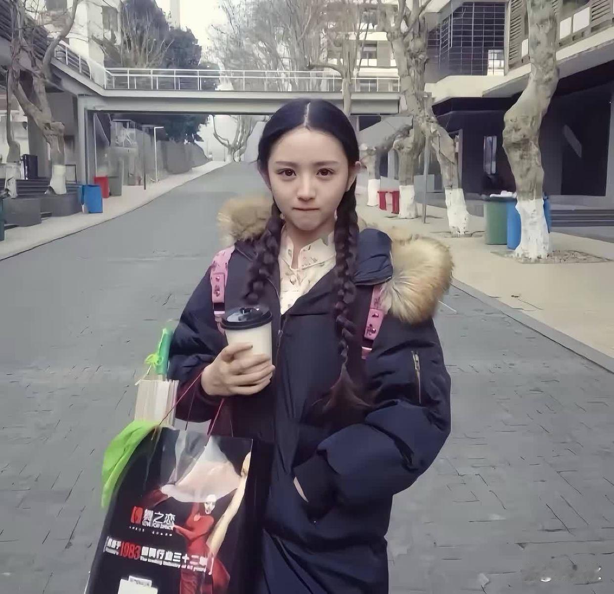 在学生时代的田曦薇你觉得颜值怎么样