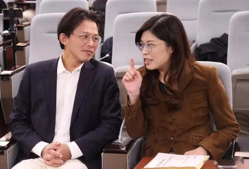 蓝白竹北合作破局，黄国昌道出关键，徐欣莹急忙喊话，原因或许找到了！众所周知，