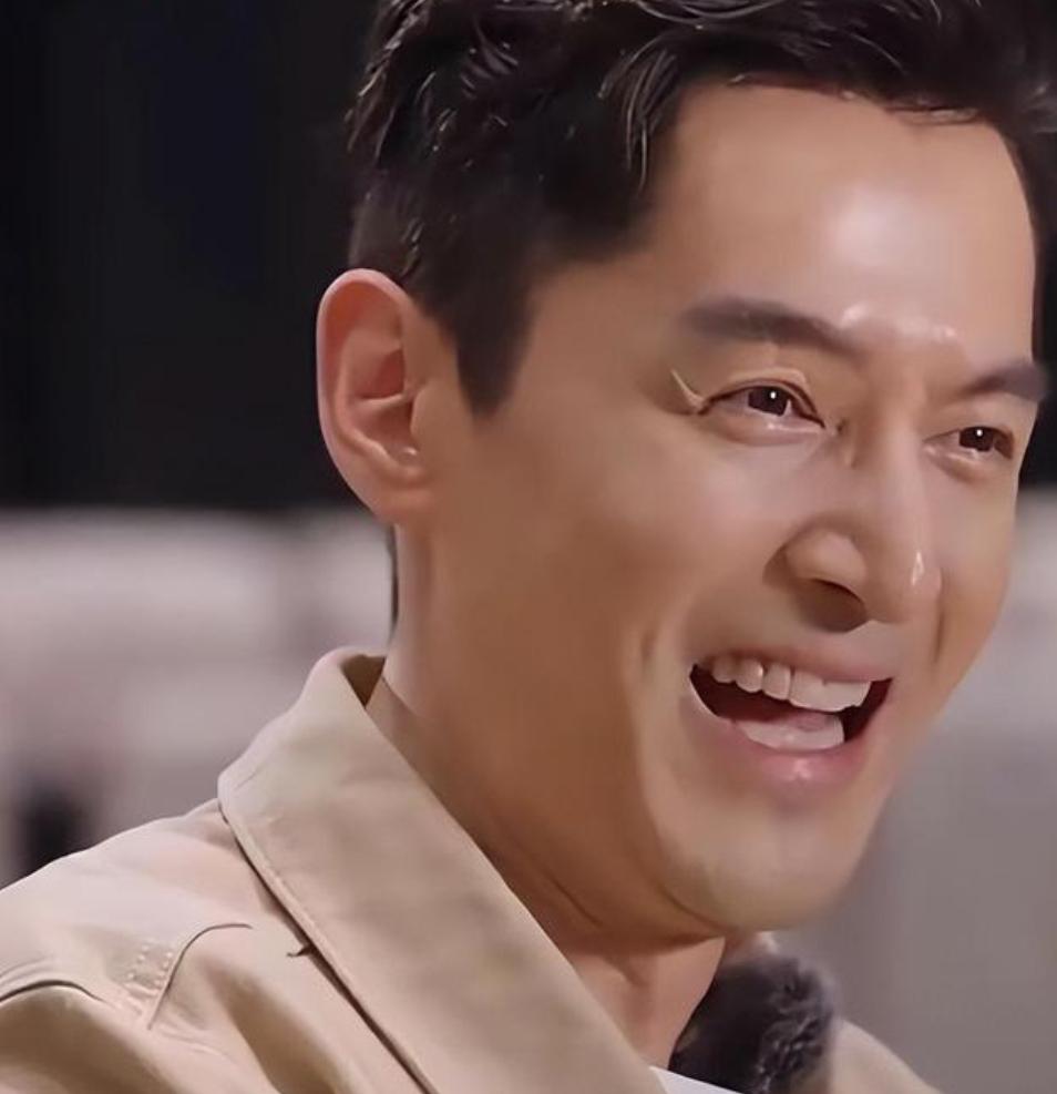 如今定居上海的胡歌，儿女双全颜值随他，早已成了他的骄傲娱乐明星