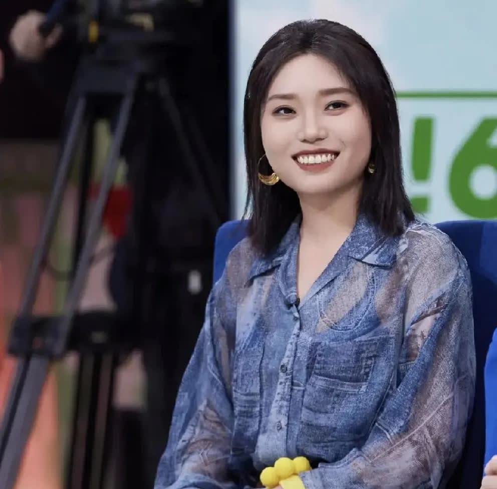 李雪琴成功，本身就是社会的‘怪胎’！李雪琴的创业‘搭档’，爆猛料扯皮，