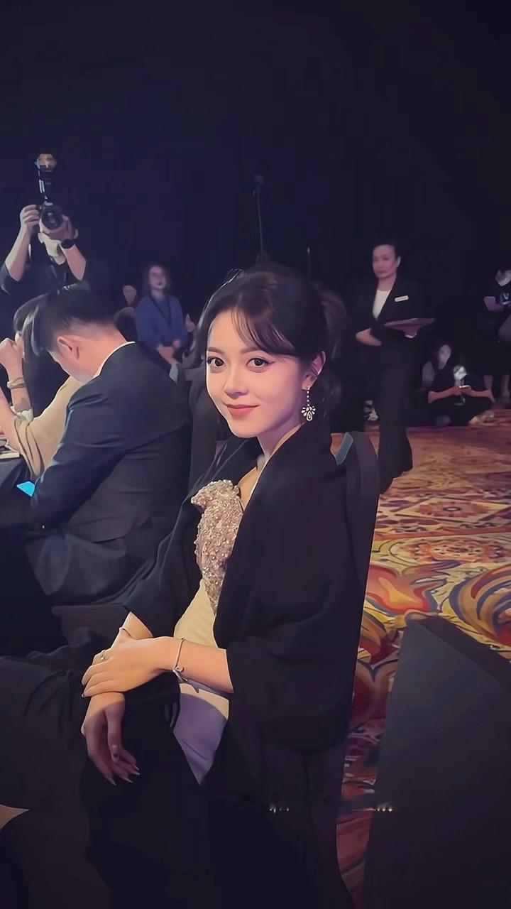 全世界最适合古早留子千金滤镜的人死亡灯光下也超漂亮诶赵今麦​​​