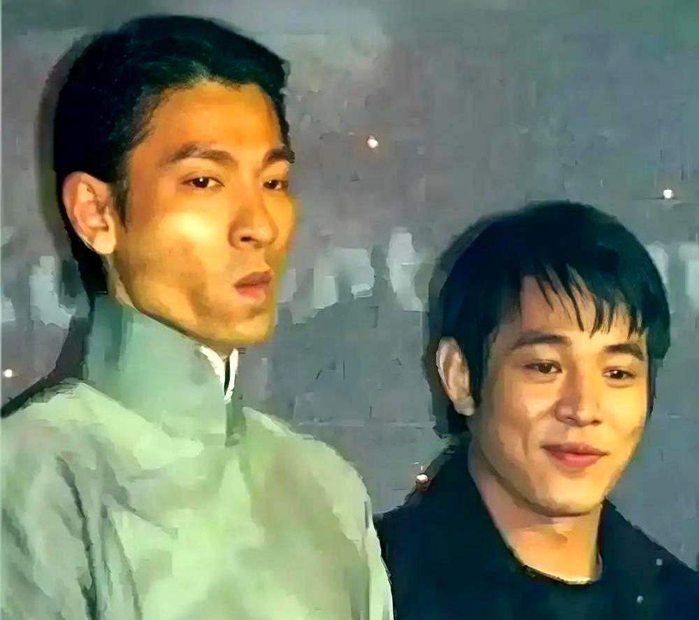 烧掉3个亿，票房亏到裤衩都不剩。陈可辛却把1个亿现金，硬塞给李连杰，还对着所有