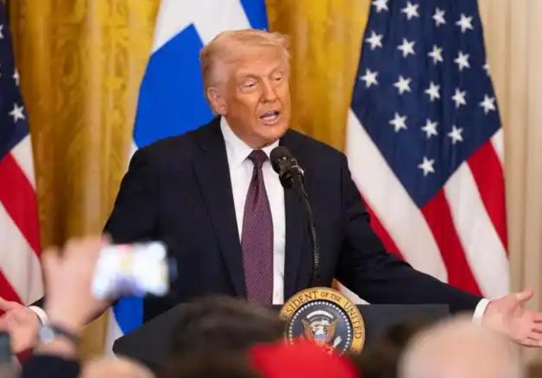 忙了半天不知道在忙什么，特朗普一年白干！据路透社报道，当地时间4月20日，美国政