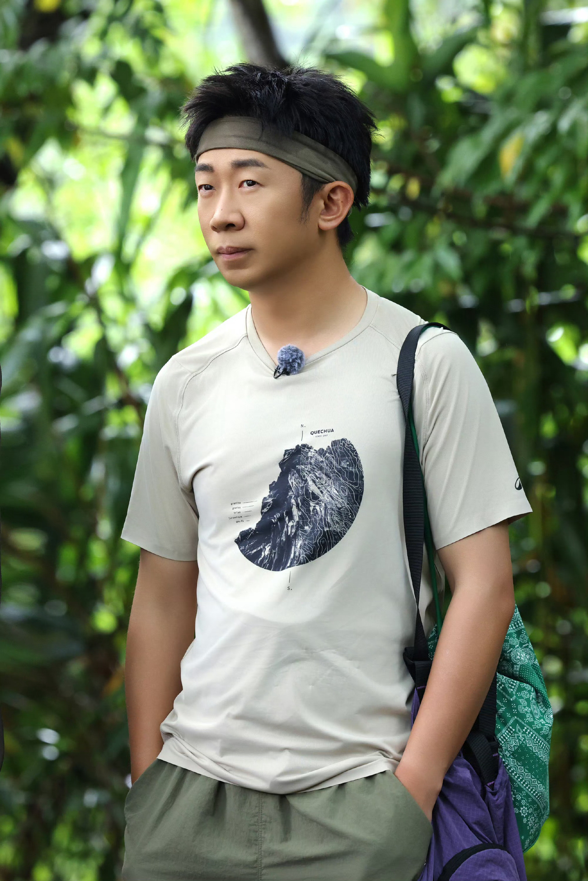 杨迪邀王安宇黄子弘凡一起爬山王安宇直播分享爬山名场面😂，直言杨迪爬山能力属实让