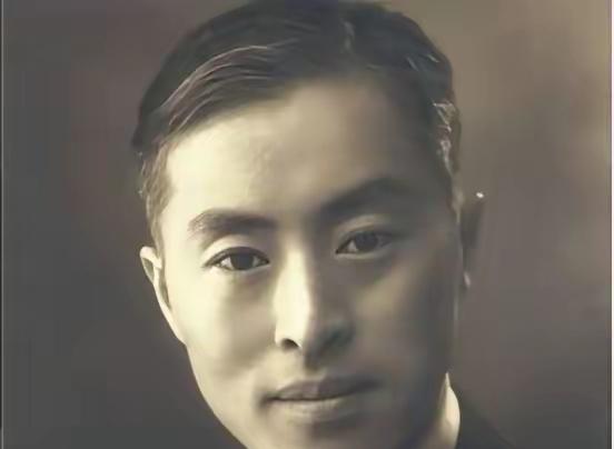 1949年，国民党少将没赶上前往台湾的最后一班飞机，迫不得已躲进贵州深山，躲了八