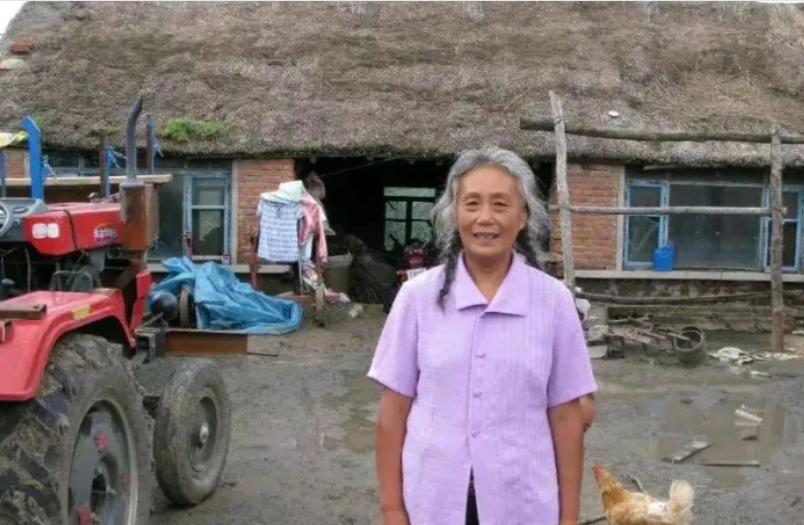 1969年，一名女知青主动下乡到北大荒，10年后她又放弃返城机会，留下来做农民。