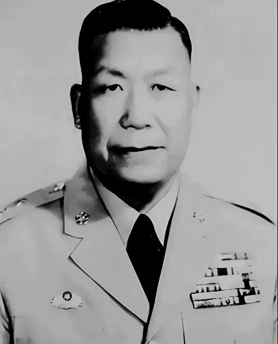 1949年春，刘安祺攥着蒋介石的炸城密令，愣了半天。关上门，他对心腹蹦出一句