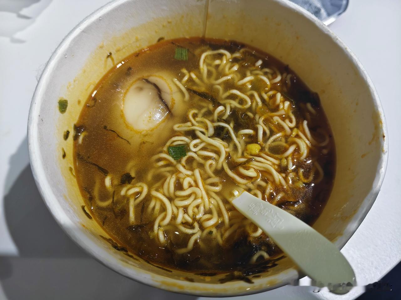 我该不该让她搬走？返程的客车走到日照服务区，师傅让下车吃午饭。我和老公下车
