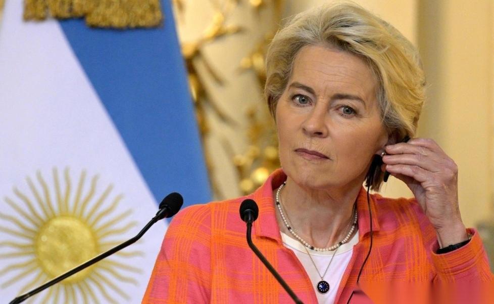 欧洲政坛最近爆了个大瓜，直接把欧盟委员会主席冯德莱恩架在了两难的位置上，法国20