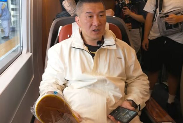 馆长宣布“大陆直播”结束不知道是受到今天（14日）中午的“抗议事件”影响