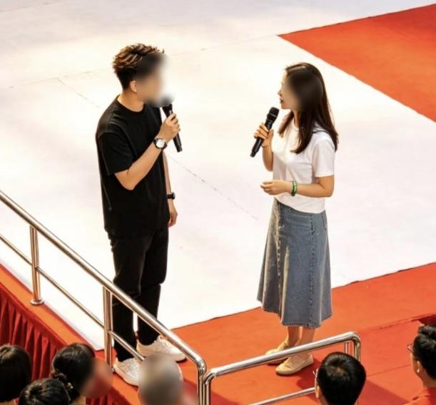 今天刷到一个视频，一位27岁的姑娘上台相亲，她直接对相中她的男生表示，婚后决不做