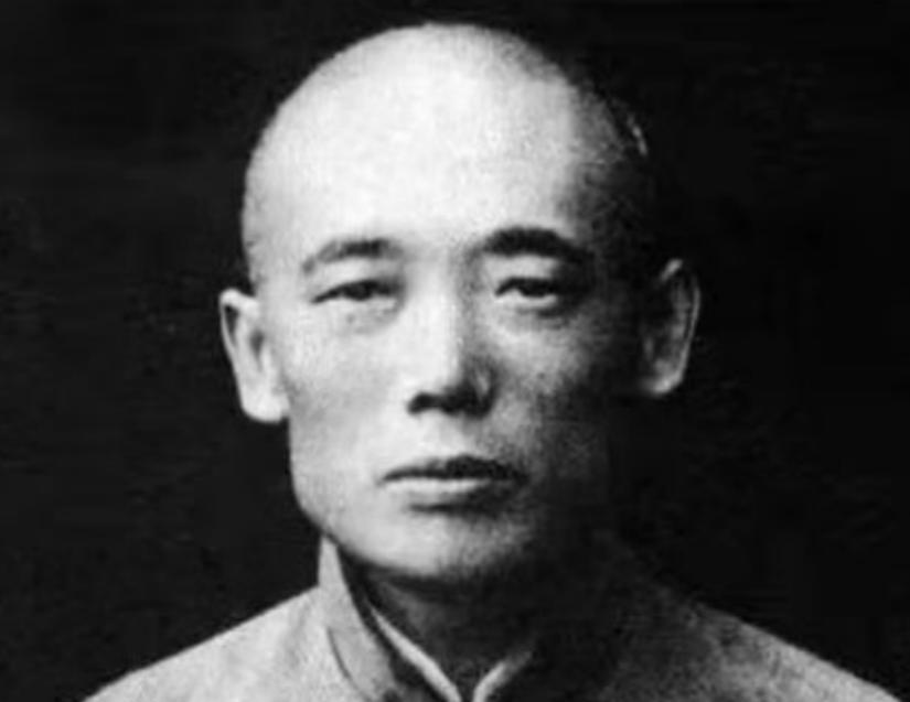 1896年，慈禧太后正准备睡觉，寇连才突然跪在床前，大声痛哭。慈禧一听恼了：“大