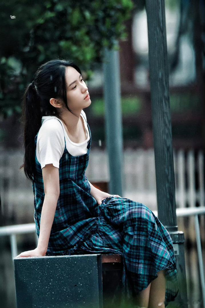 周也回归现偶周也杀回现偶周也重磅杀回现偶，清冷女主模板终于回归都市言情赛道。褪
