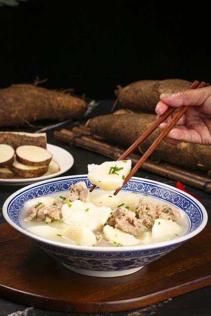 坚持每周给孩子煲3次汤, 脾胃好了, 胃口好, 个子长了5厘米