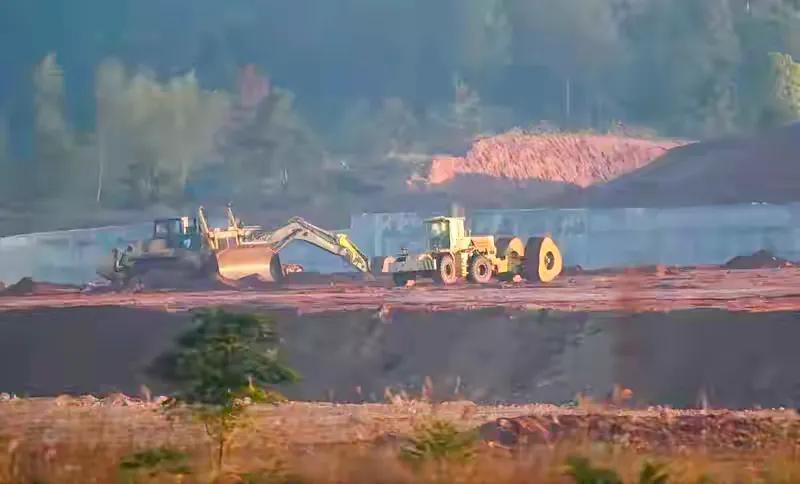 新加坡联合早报发文写道：“中日外交争端持续僵持，北京全方位高强度向日本施压，逼迫