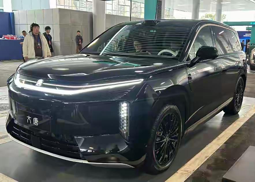 车都到店了，盲订也开了，偏偏价格捂着不敢说。比亚迪大唐这波操作，说实话真不多见。