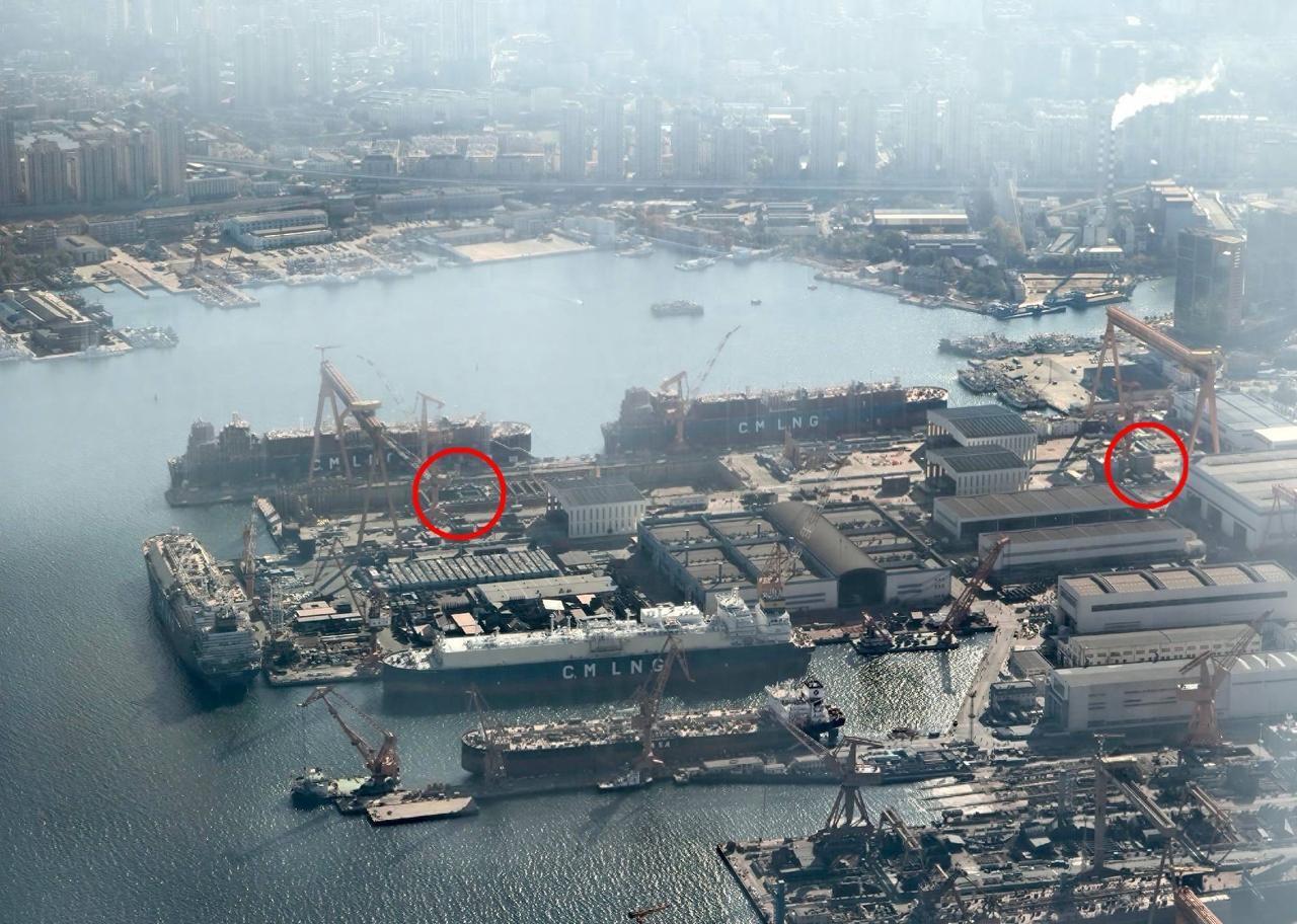 【热点评述】若真的是常规动力与核动力两艘航母同时在建造，那真是太棒了，当今世界，