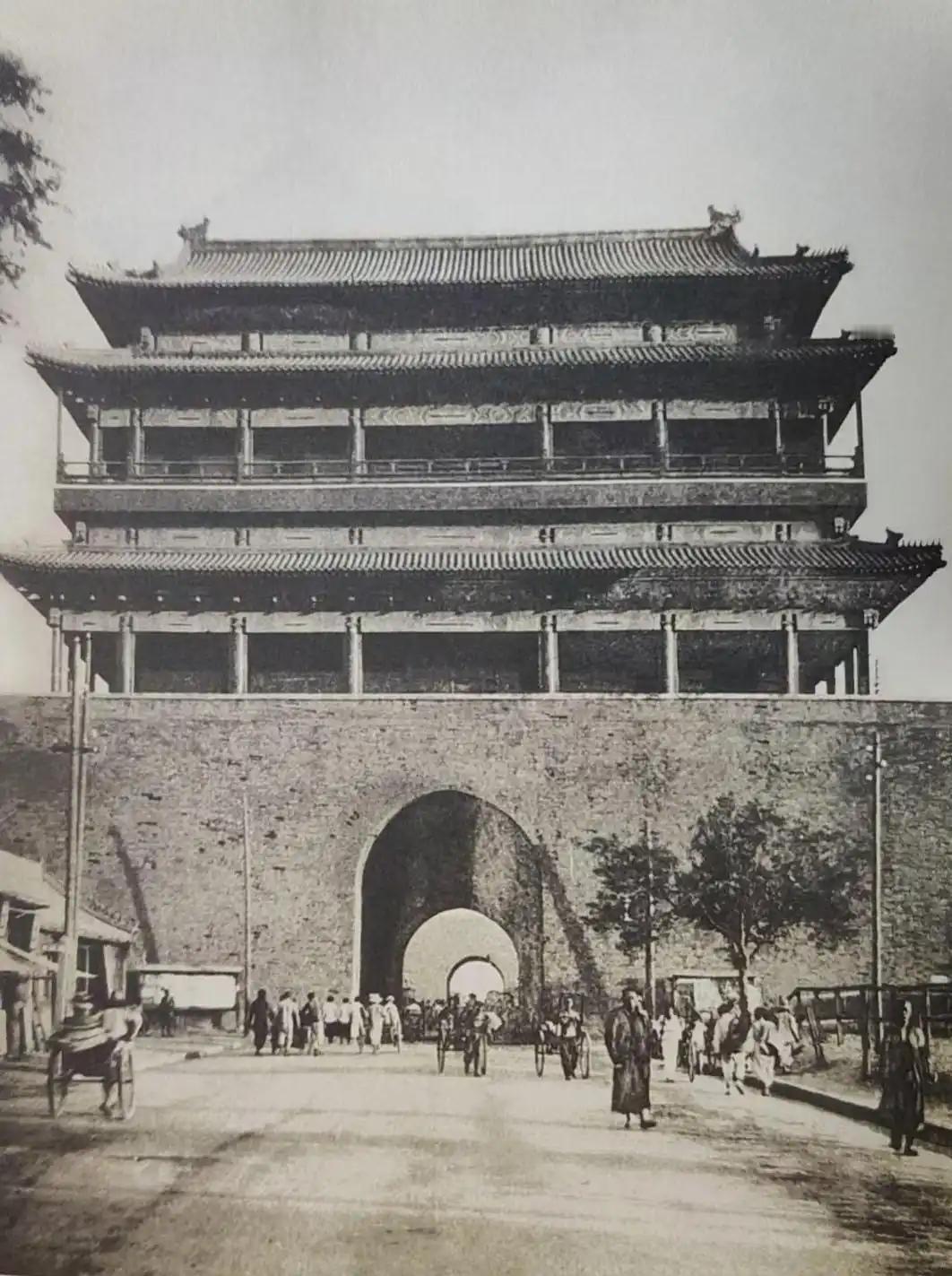 清代北京内城和外城，住的人为何完全不同？清代北京有一道城墙，把一座城分成了两
