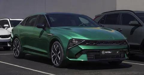 冲哥客观说，外媒刚曝光全新一代起亚K5假想图，设计亮点挺鲜明。前脸是贯穿式蜂