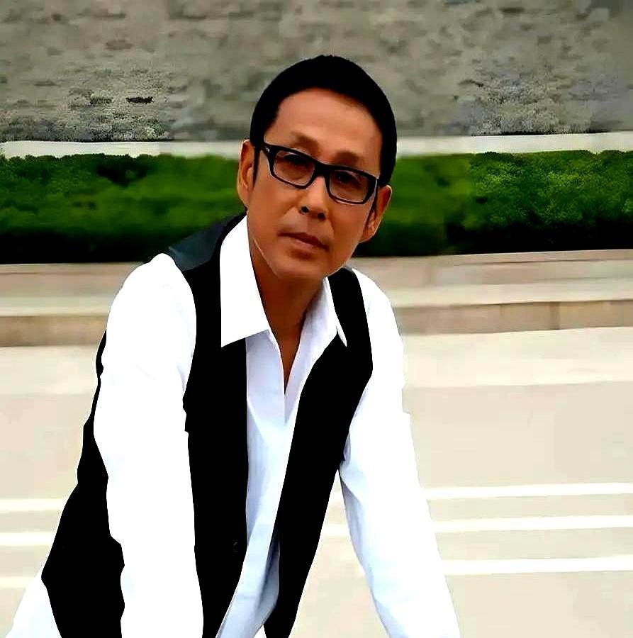 聊聊《庆余年》这摊事，还真挺有意思的。张若昀第二季拿了两千八百万，比老戏骨