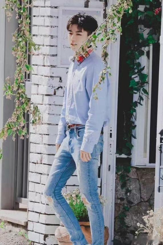 王俊凯初代魔丸王俊凯就是六边形战士45°微笑温暖人心，全能实力震撼全场，这就是