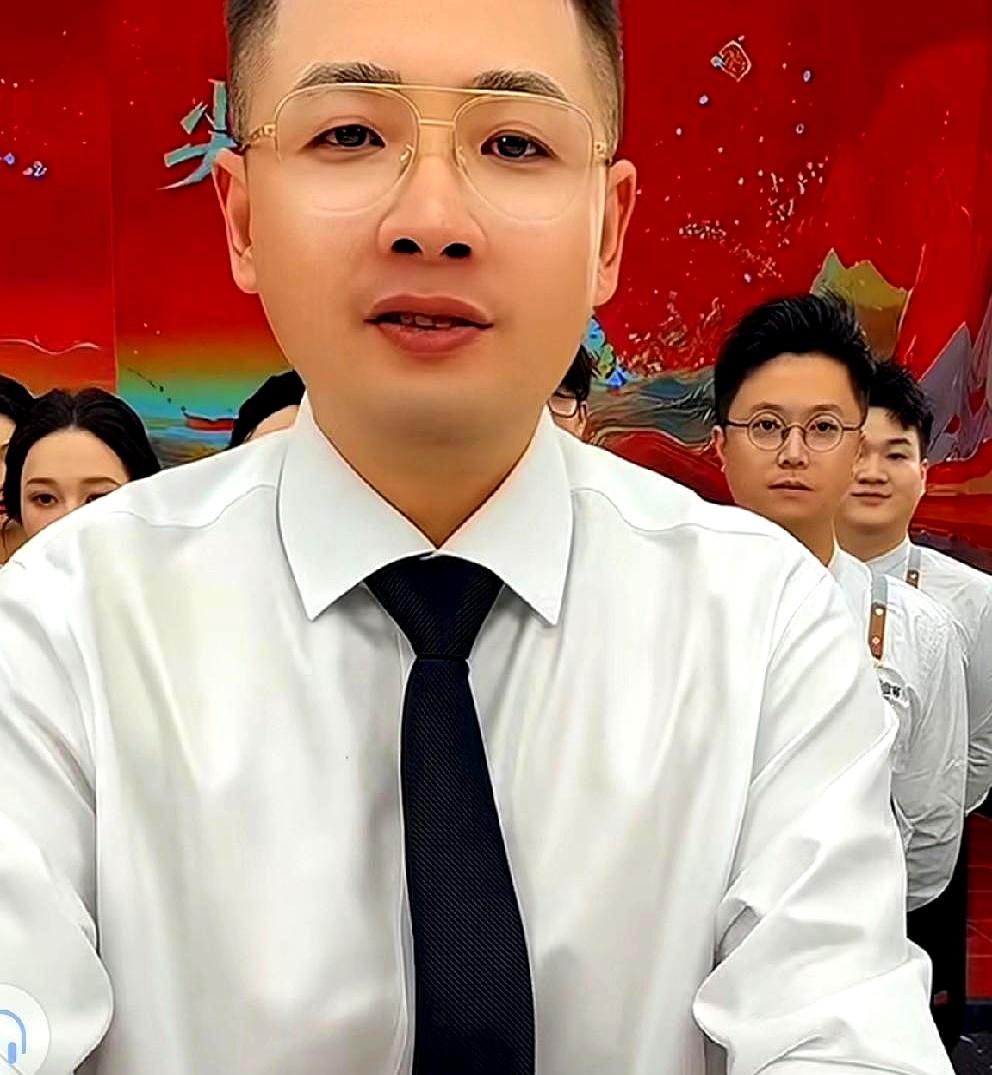 辛选没凉，年初四就复工了——粉丝还在等初八仪式。粉丝刷遍辛选账号，初瑞雪的动