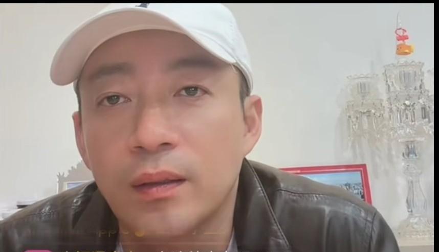 汪小菲直播当场怼马筱梅：你再胖就少吃点！你敢信？这话一出，评论区瞬间炸锅，马