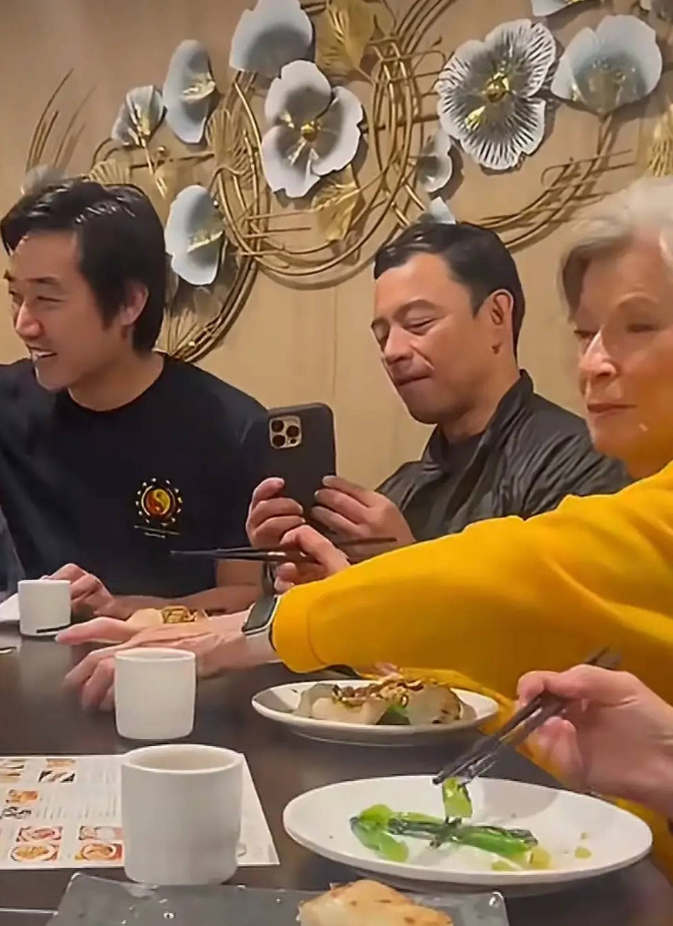 李小龙遗孀近况曝光，与女儿定居美国西雅图，日子过得还是很惬意的。 所以说人啊