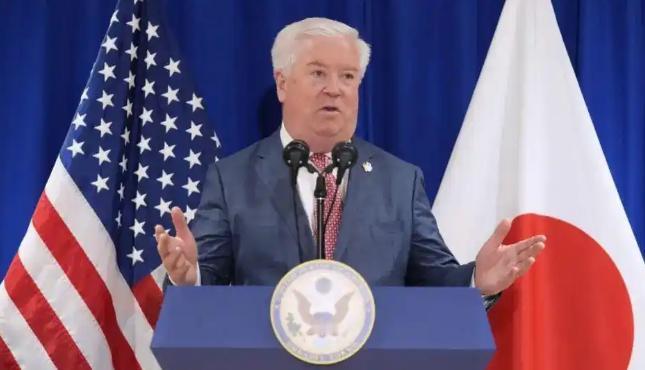 日本全网彻底炸了，美国驻日大使直接对着媒体放话，声称自己代表总统和大使馆全力支持