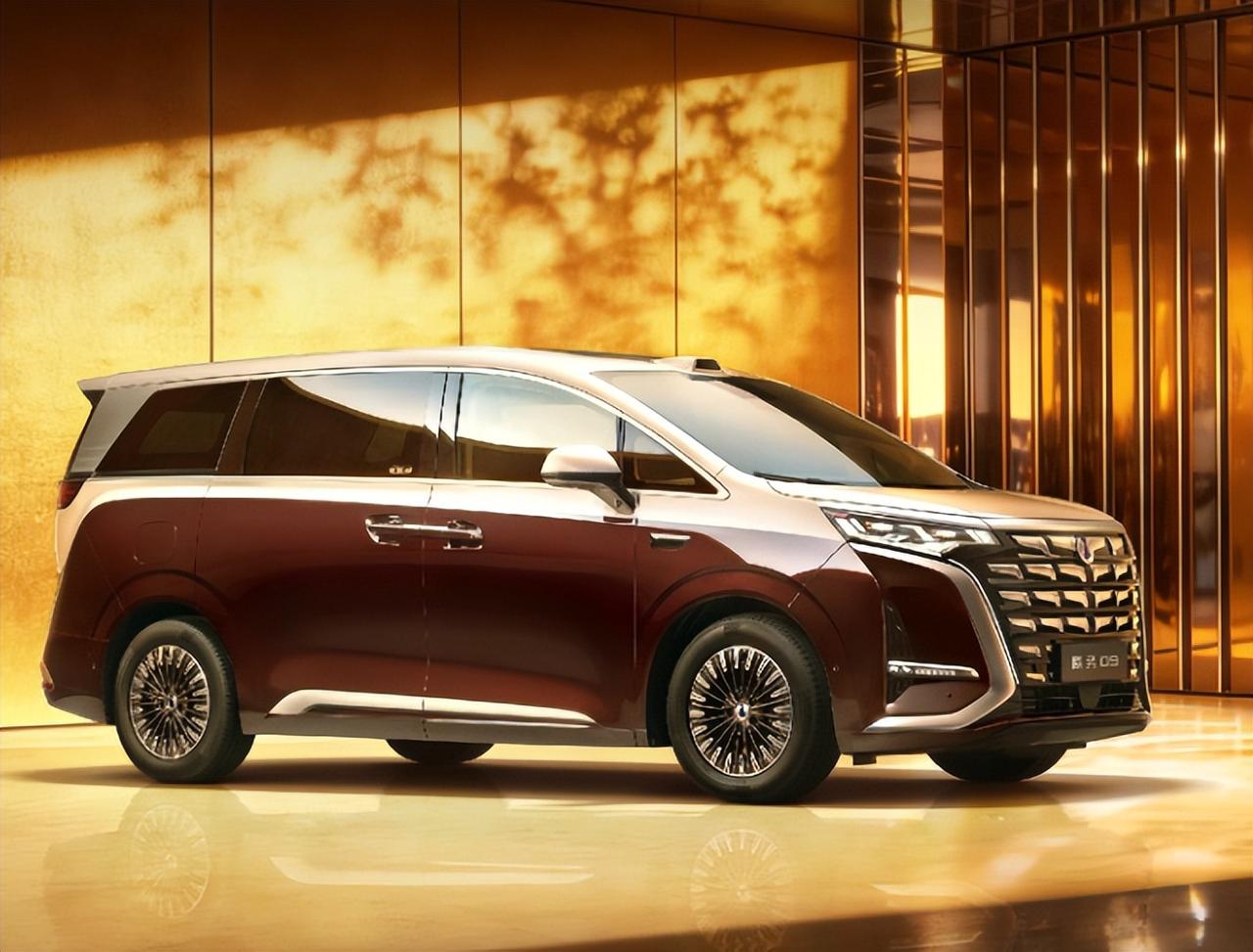 第二代刀片电池加持，全新腾势D9将定义新能源豪华MPV新标准说到新能源豪