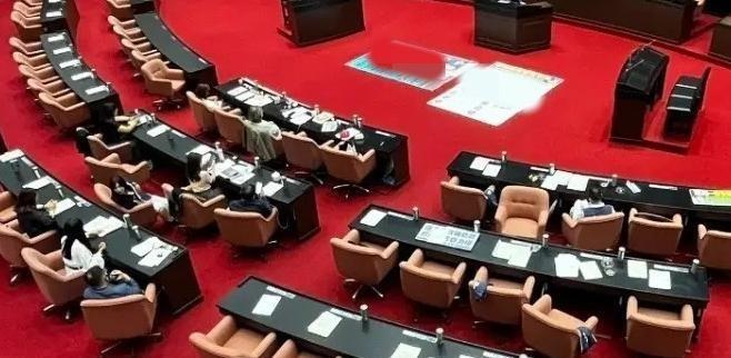就在今天（9月29日），立院新会期如期展开，国民党立院党团上午举行“立法务实讨论