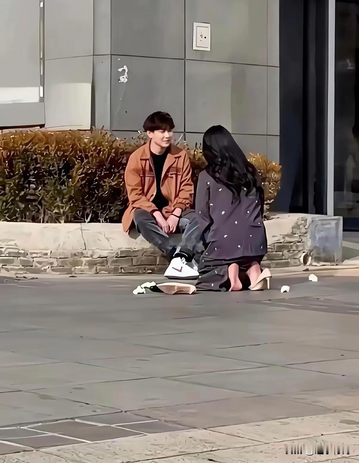 有些错是无法被原谅的，可惜她明白的太晚了。妙龄女子瞒着男友和前男友开房被现男友发
