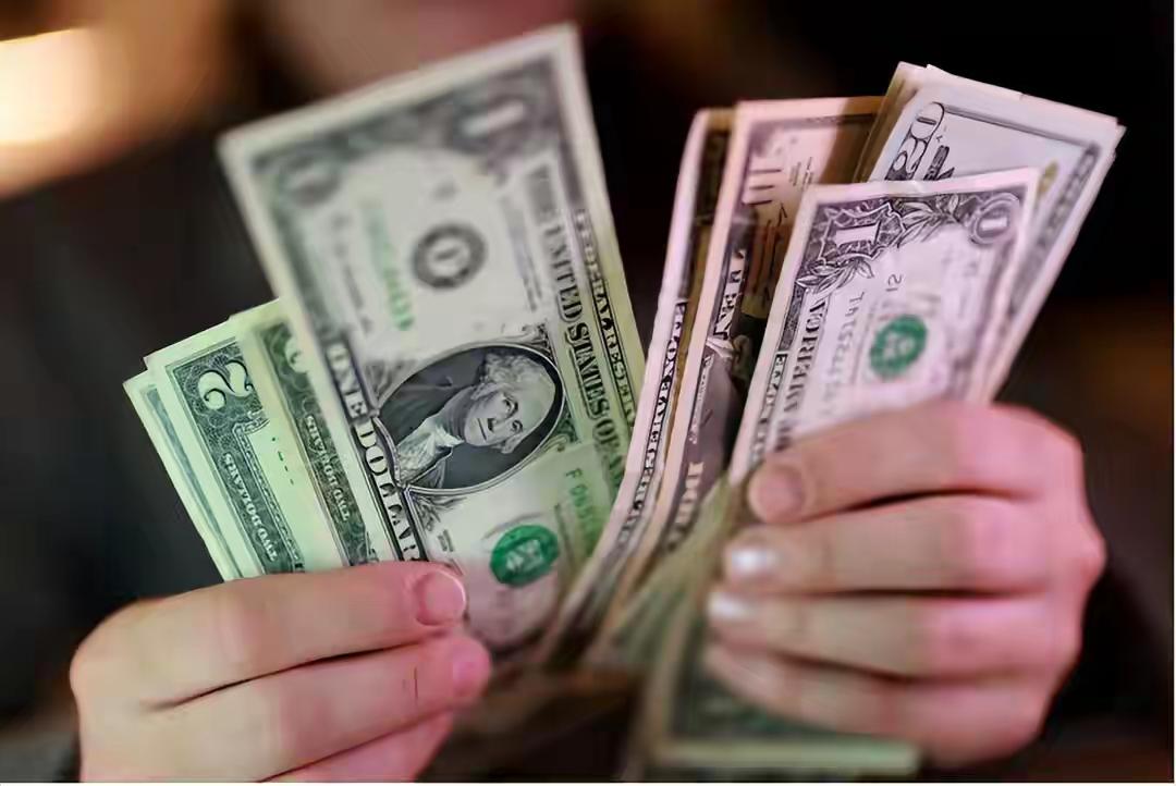 美债炸破39万亿！中国果断出手，一个时代正在落幕！刚刚，美国传来炸锅消息：