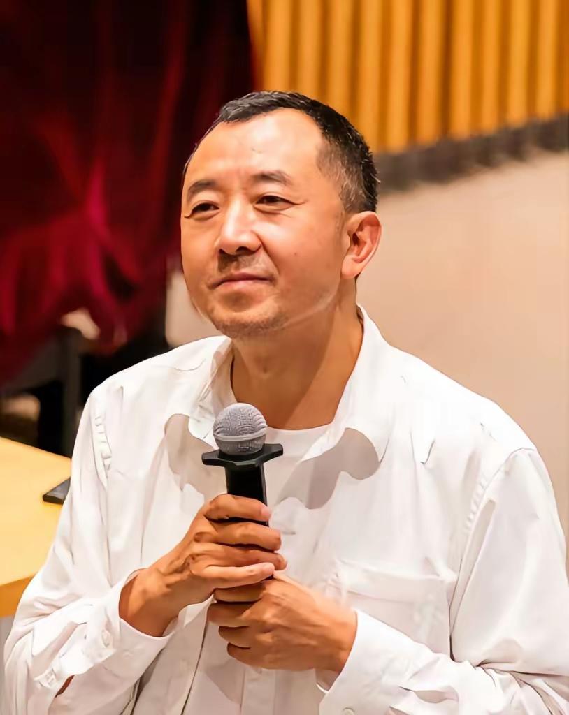 民政部这次算是彻底把舆论引导偏了。公布陈行甲年薪73万实到手薪水730100元