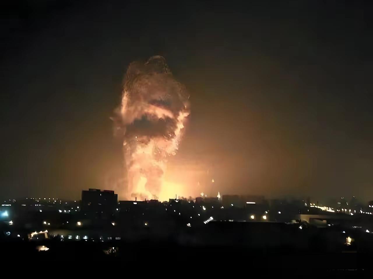 “榛树”炸穿储气库，但很多人以为这只是一次姿态性打击？错了！真相是：俄罗斯不再打