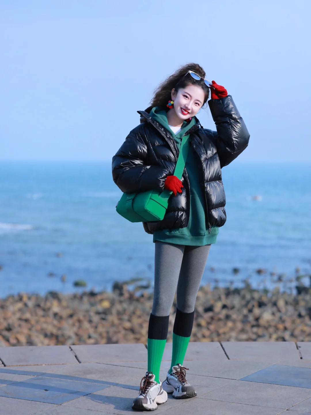 🌈冬日色彩玩家上线！Luna教主这身搭配直接封神✨谁说冬季只能黑白灰？Lun