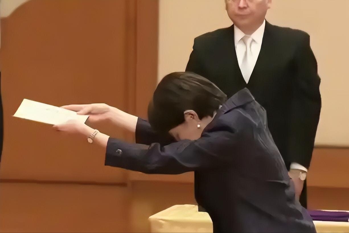 有位日本人终于说出了实话！他说：“美国和中国都是战争的战胜国。美国轰炸了日本各地