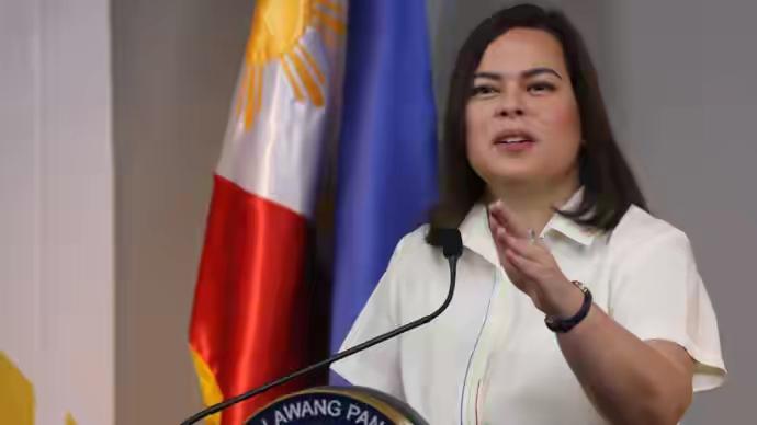 菲律宾这两天呈现政坛奇观：总统马科斯被弹劾，副总统莎拉被指控涉嫌多项罪名。菲律