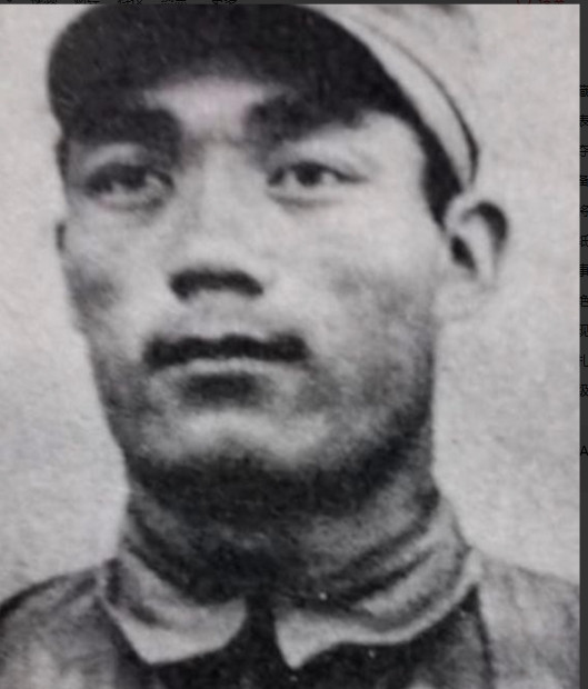 1952年，一名志愿军战士悄悄